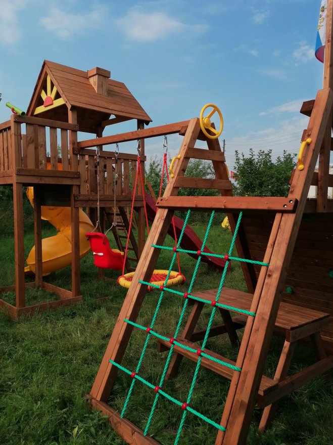 Детский городок Выше Всех Победа со спиральной горкой