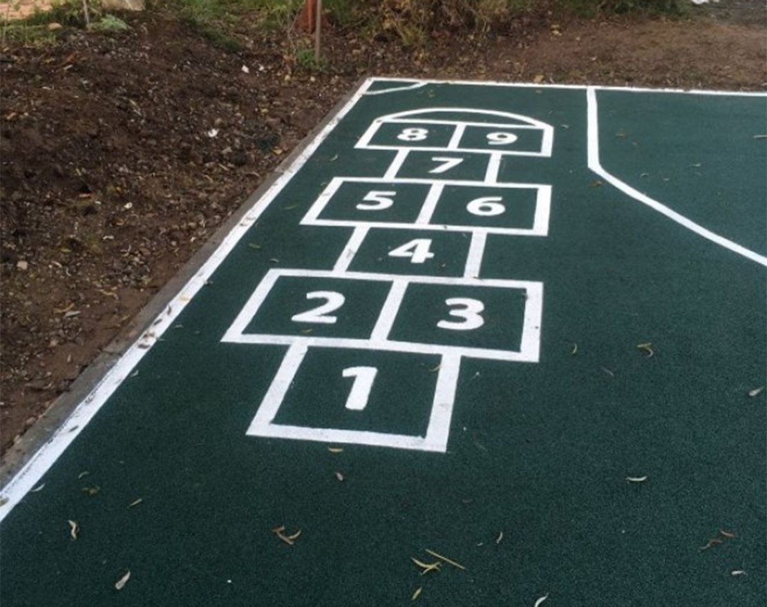 Спортивно-игровая площадка с бесшовным резиновым покрытием - вид 2